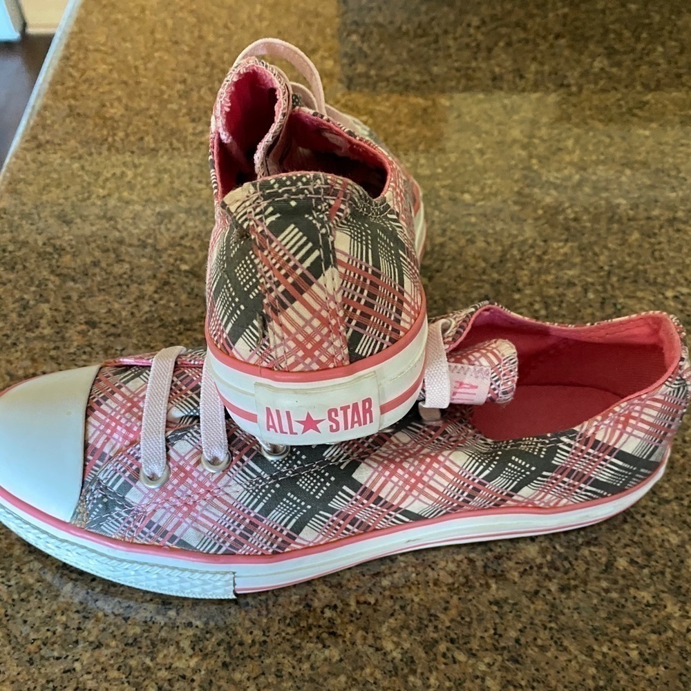 Converse Pink Plaid Slip Ons Women’s 5 NWOT - Picture 2 of 5